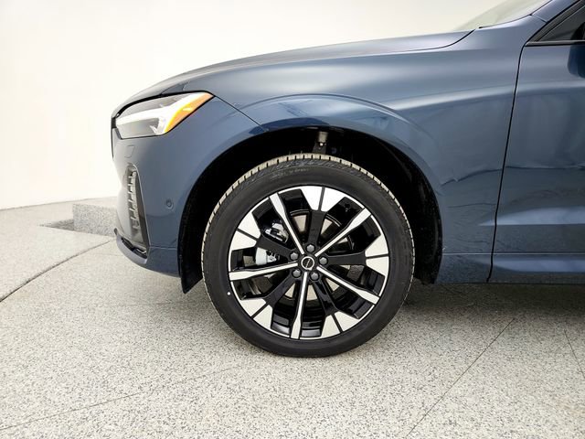New 2026 Volvo XC60 B5 Plus w/ Climate Package image 26
