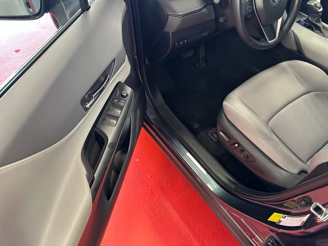 Certified 2023 Toyota Venza LE AWD/4WD image 9