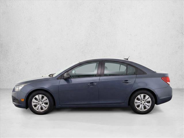 Used 2013 Chevrolet Cruze LS video 4