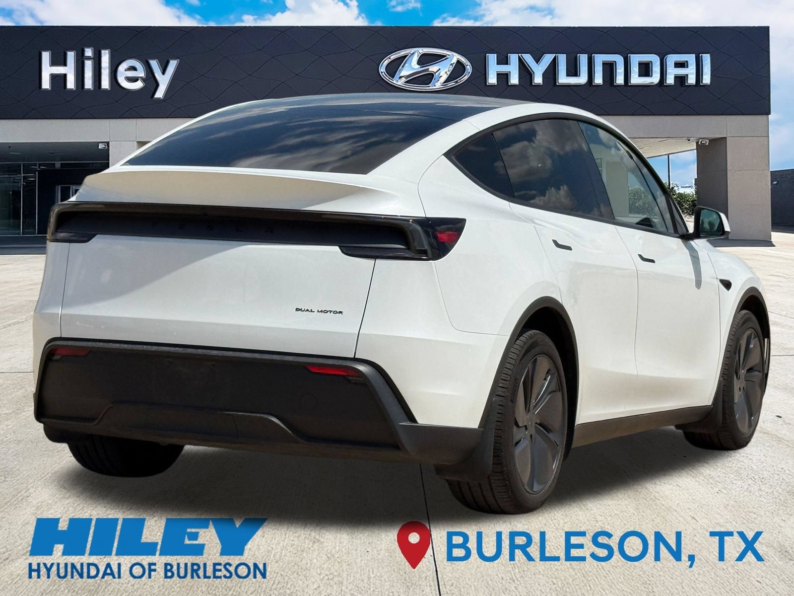 Used 2026 Tesla Model Y AWD image 4
