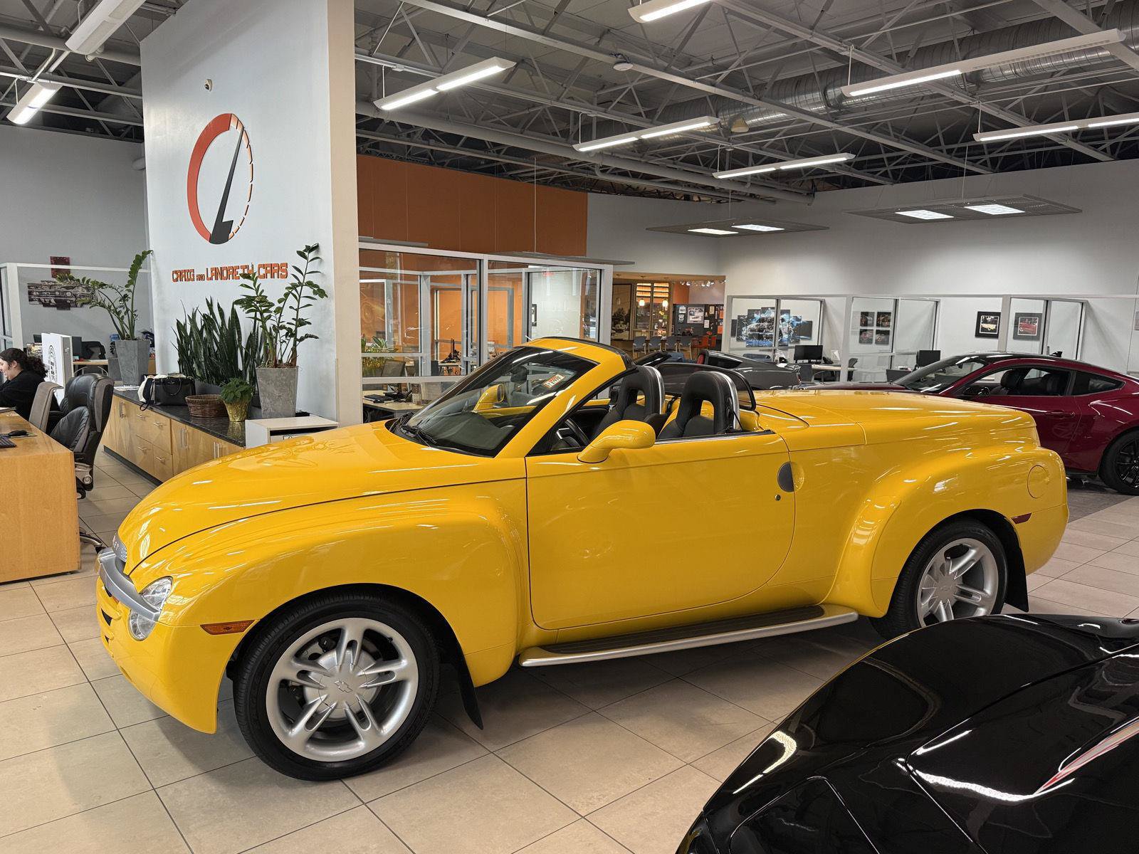 Used 2004 Chevrolet SSR w/ Preferred Equipment Group RWD image 6