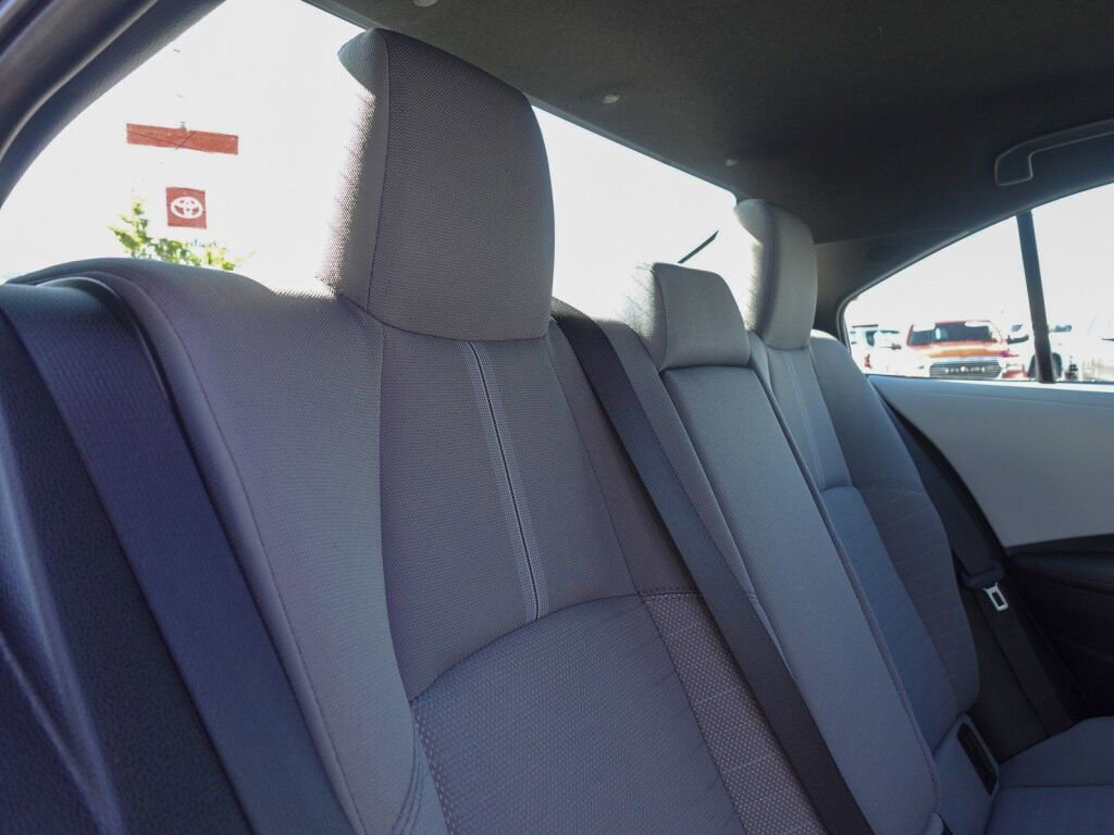 Certified 2025 Toyota Corolla SE w/ Convenience Package image 13