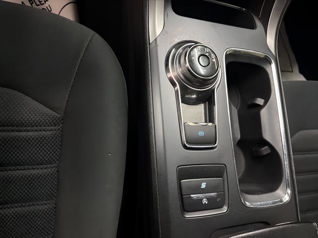 Used 2020 Ford Fusion SE FWD image 17