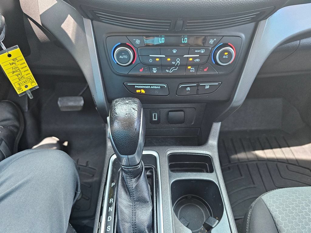 Used 2018 Ford Escape SE w/ Ford Safe & Smart Package AWD/4WD image 21