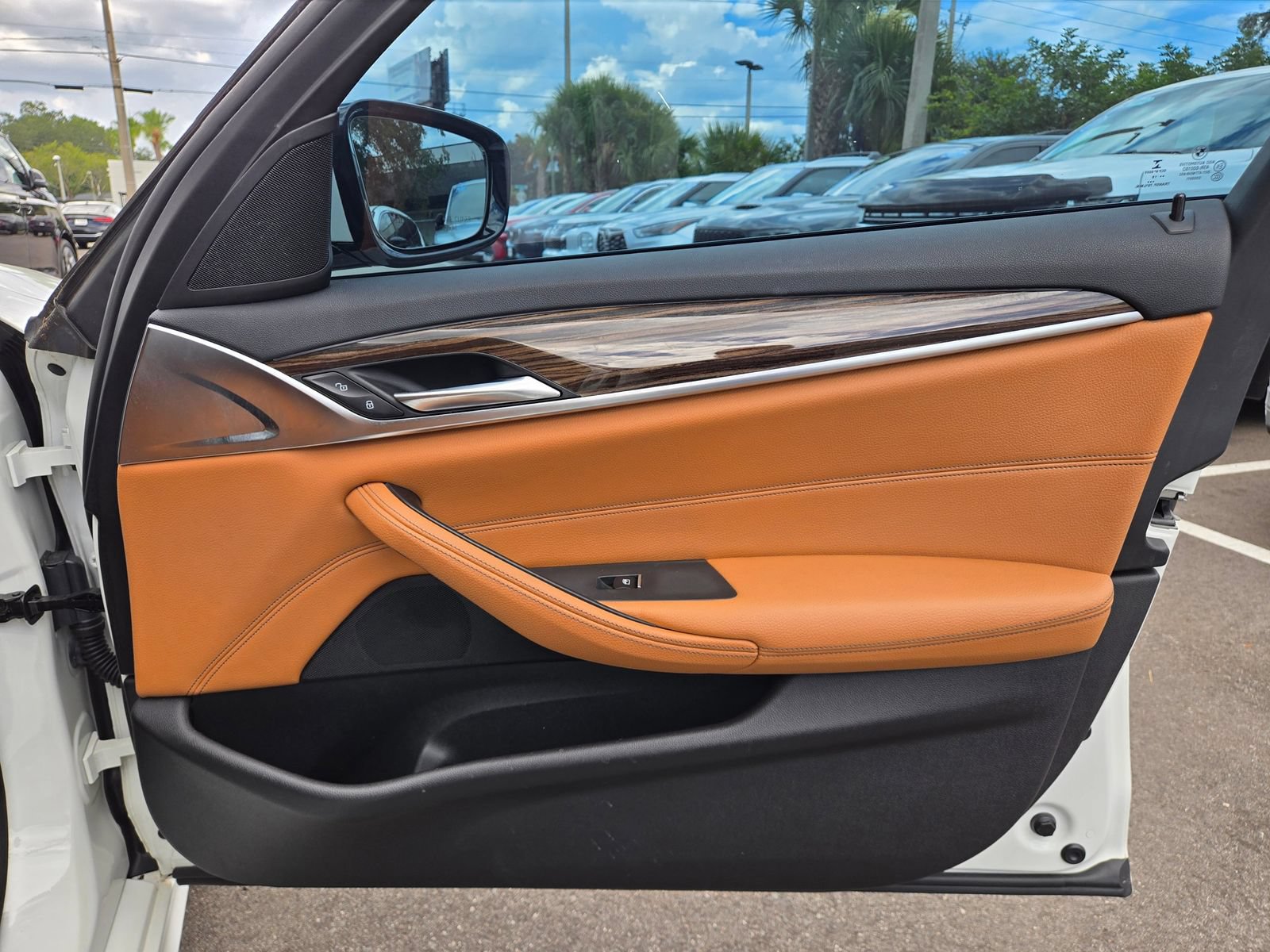 Used 2019 BMW 530e w/ M Sport Package RWD image 44