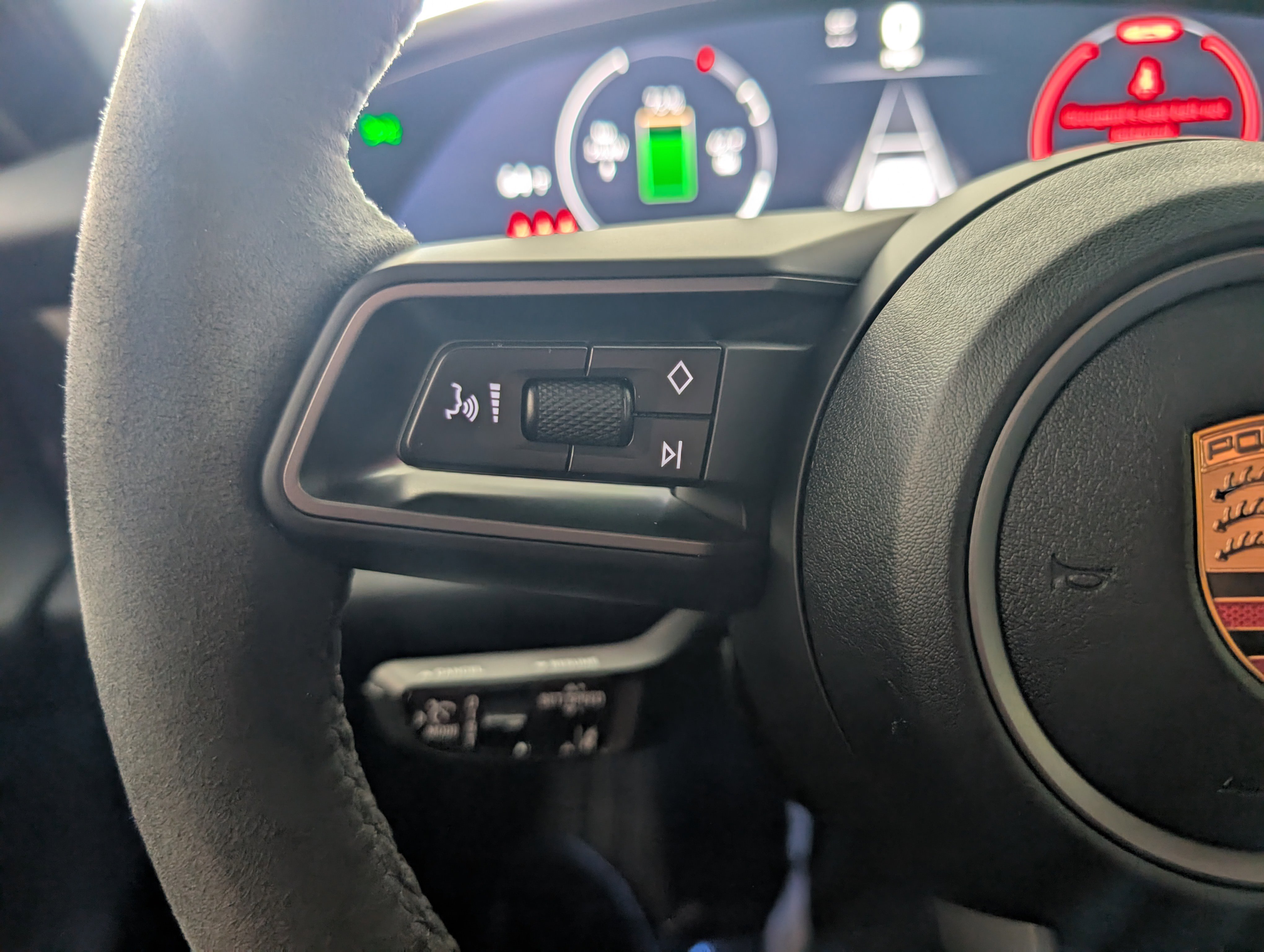 Certified 2025 Porsche Taycan image 33