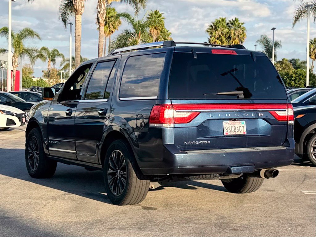 Used 2017 Lincoln Navigator Select AWD/4WD image 5