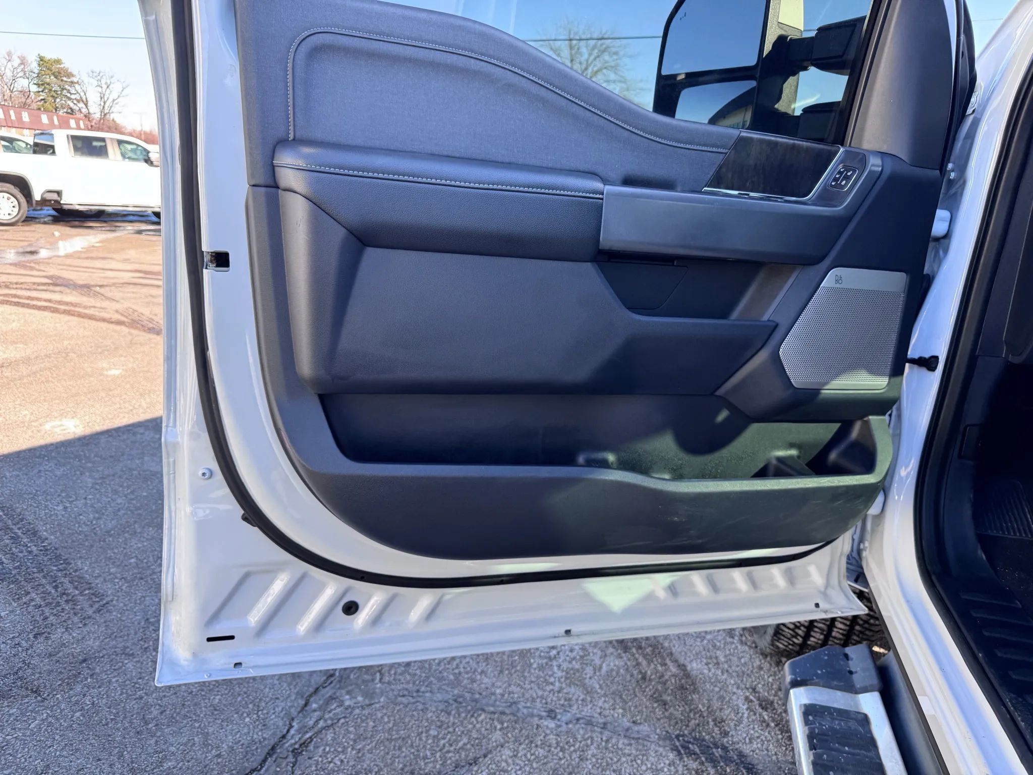 Used 2023 Ford F250 Lariat w/ FX4 Off-Road Package image 24