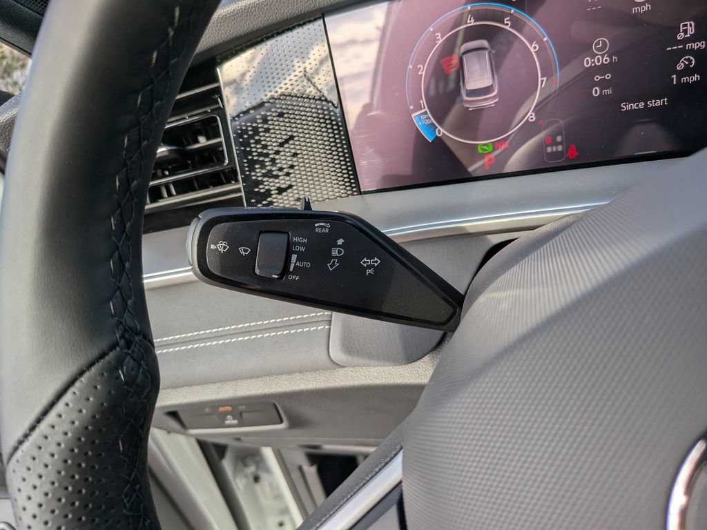 New 2026 Volkswagen Tiguan SE R-Line FWD image 26