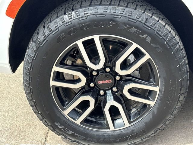 Used 2022 GMC Yukon XL AT4 image 34