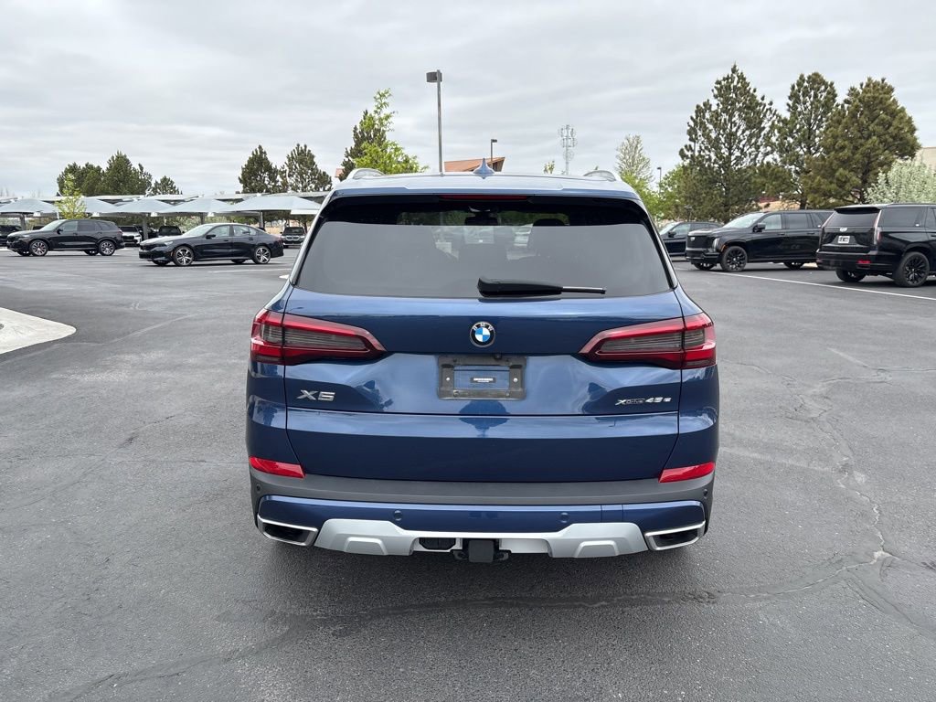 Used 2021 BMW X5 xDrive45e w/ Executive Package 3 AWD/4WD image 4