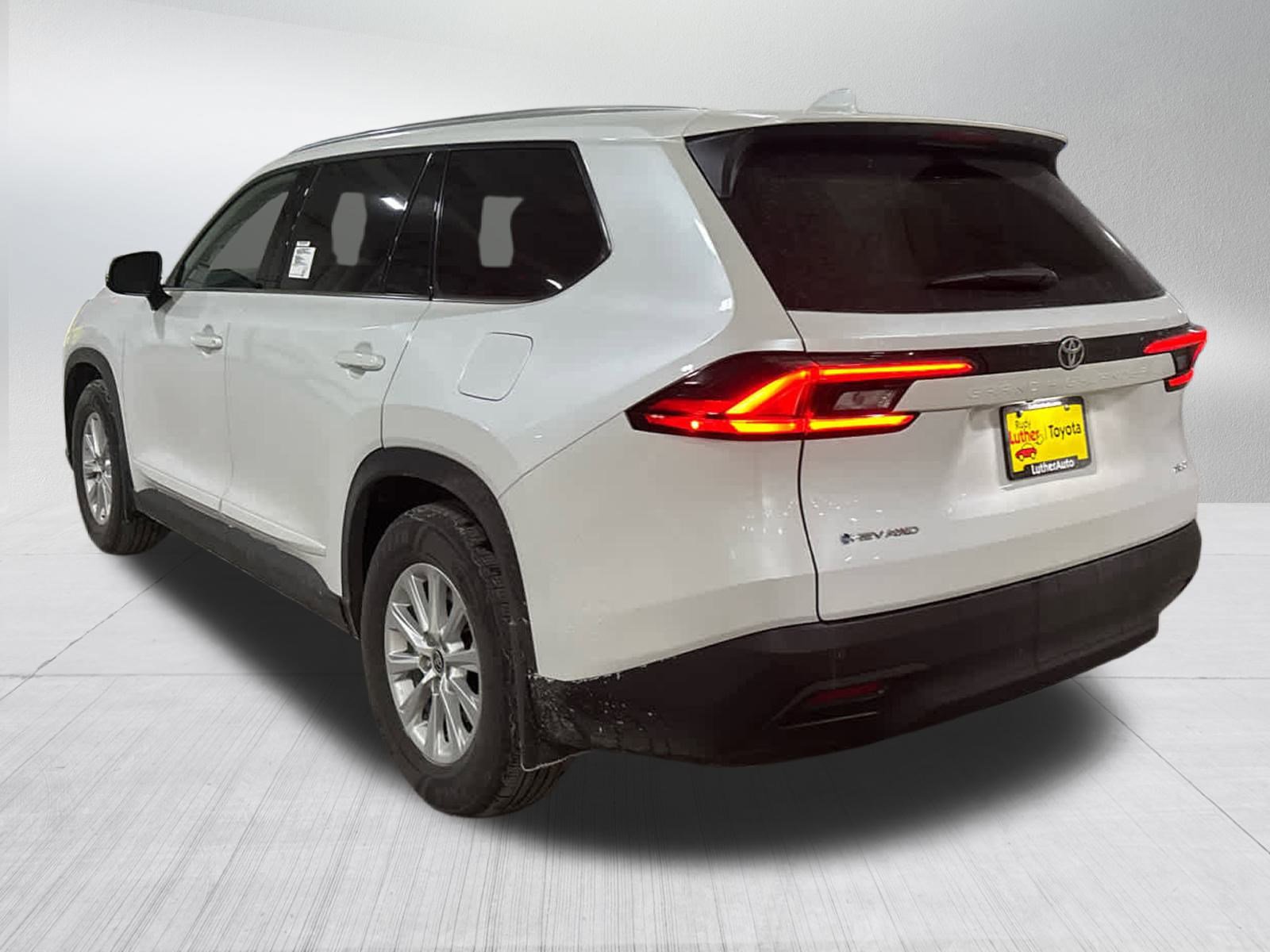Certified 2025 Toyota Grand Highlander AWD Hybrid image 4