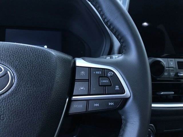 Used 2025 Toyota Grand Highlander AWD image 28