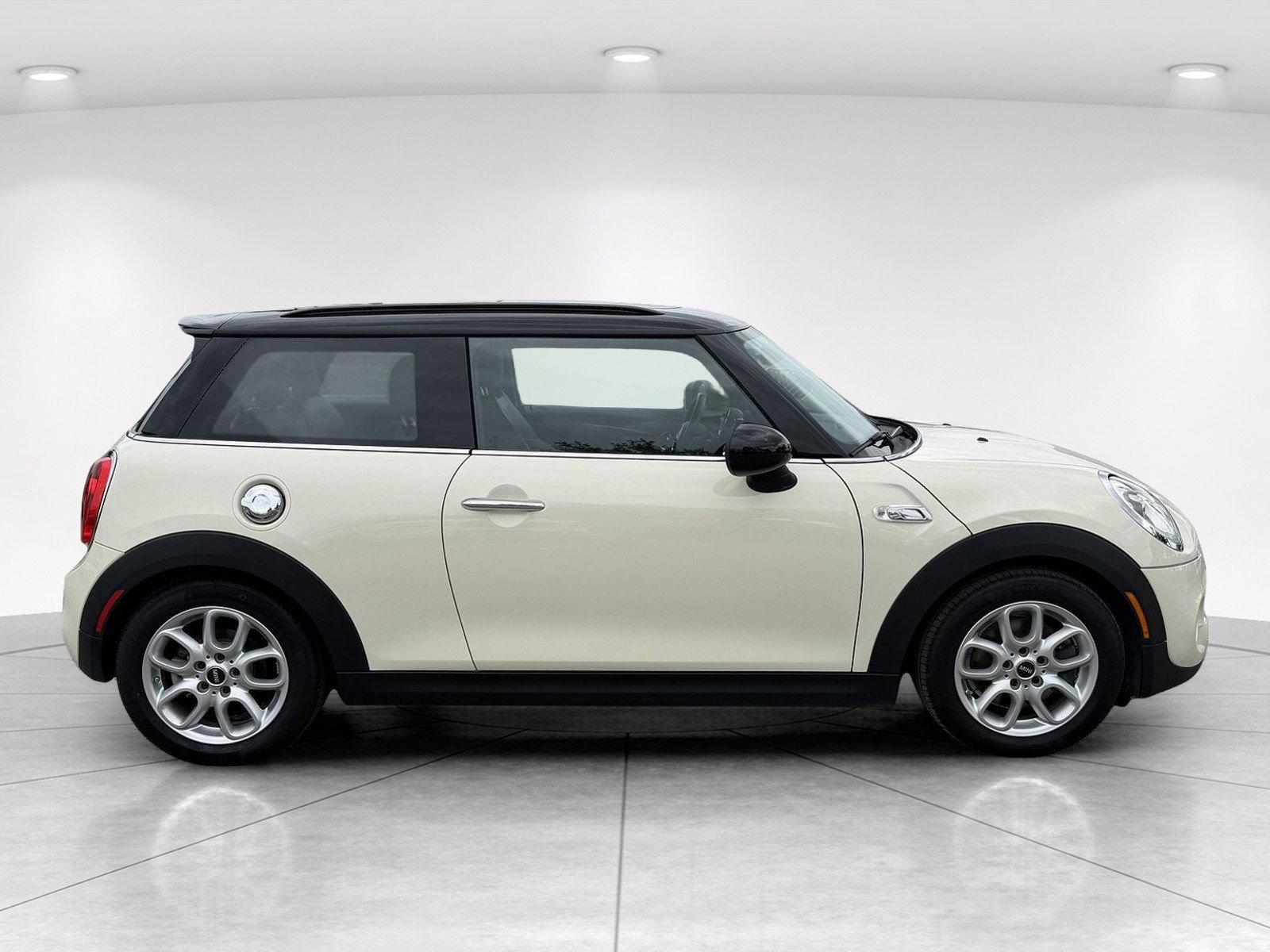 Used 2017 MINI Cooper S FWD image 3
