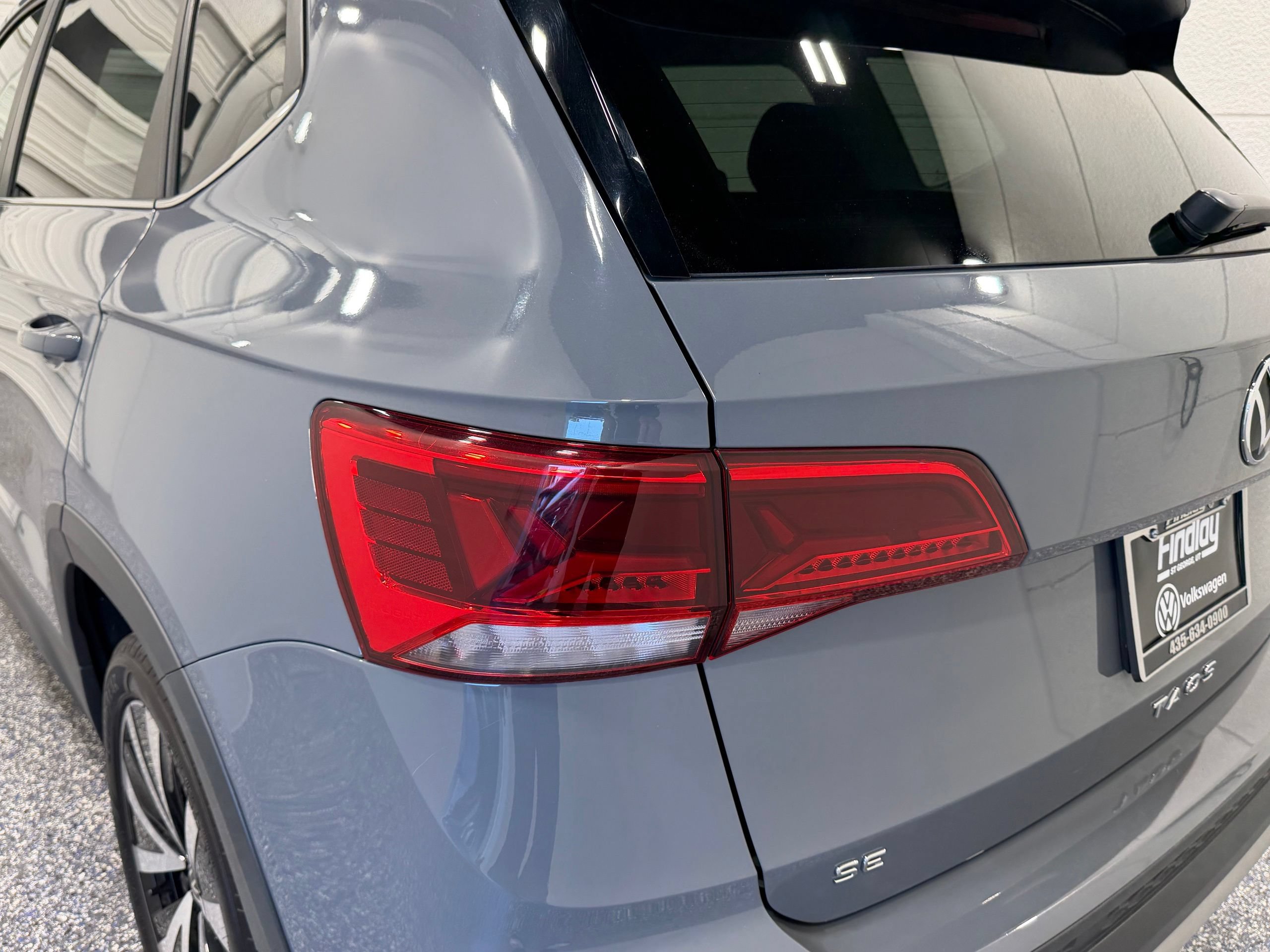 Used 2023 Volkswagen Taos SE w/ Panoramic Sunroof Package FWD image 16