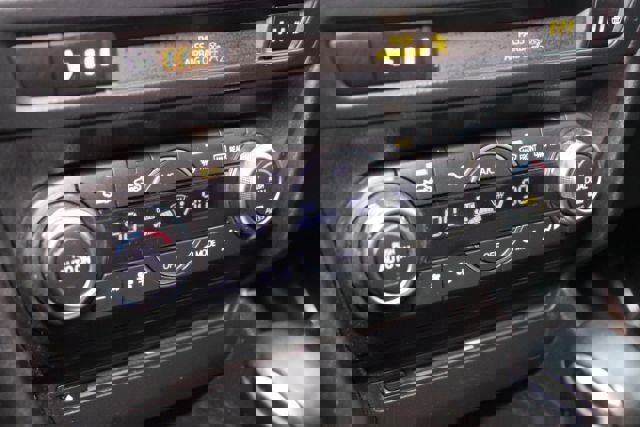 Used 2014 MAZDA MAZDA3 s Touring image 18