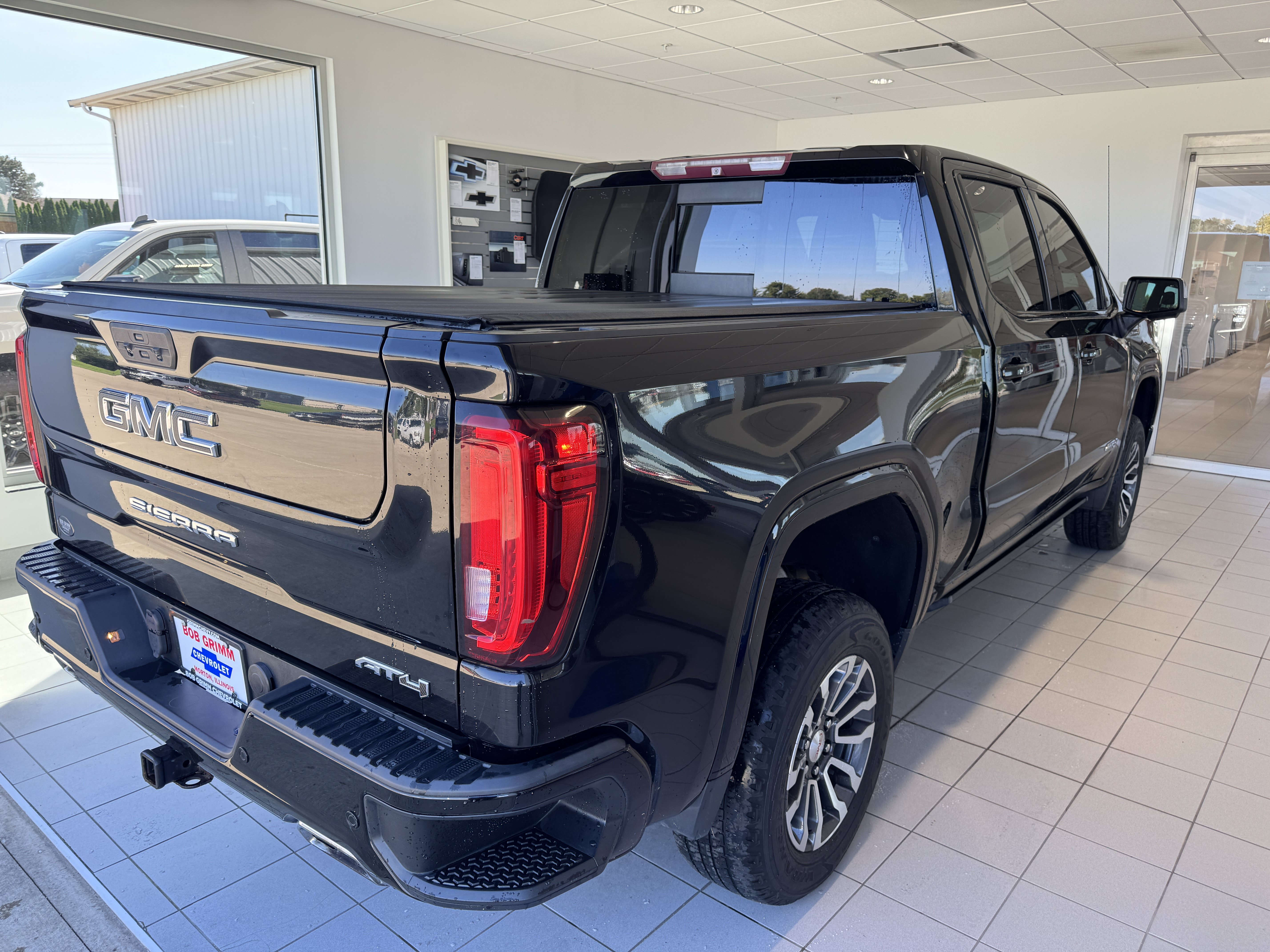 Used 2019 GMC Sierra 1500 AT4 w/ Technology Package AWD/4WD image 10