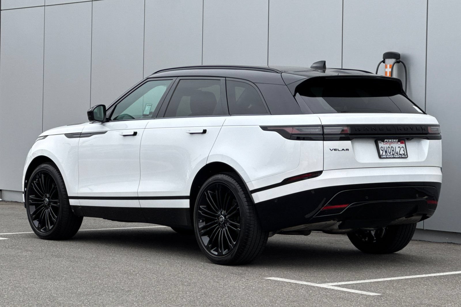 Certified 2026 Land Rover Range Rover Velar Dynamic SE AWD/4WD image 3