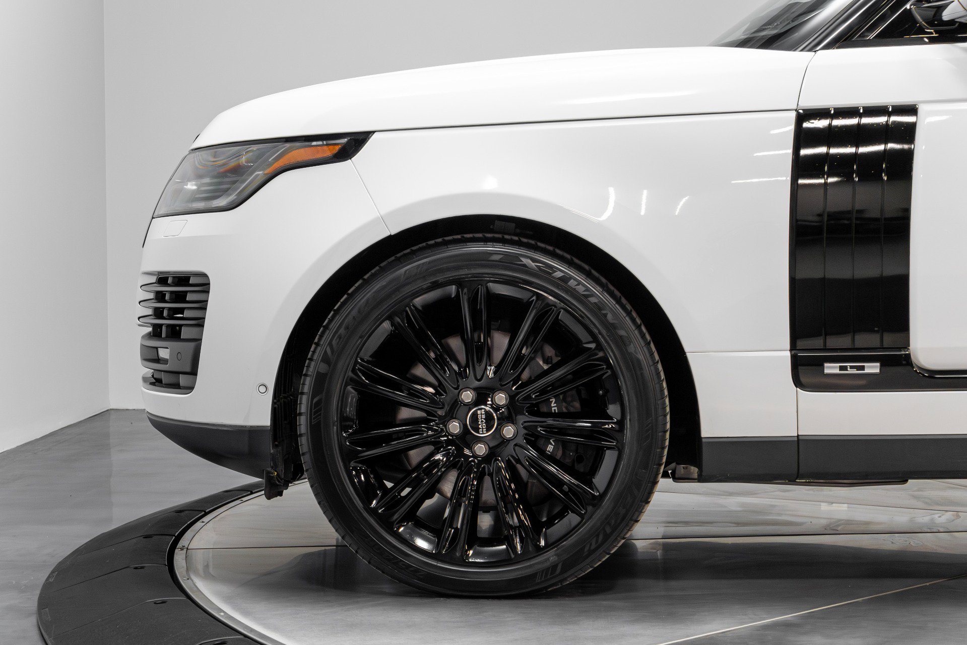 Used 2019 Land Rover Range Rover Long Wheelbase Autobiography image 39