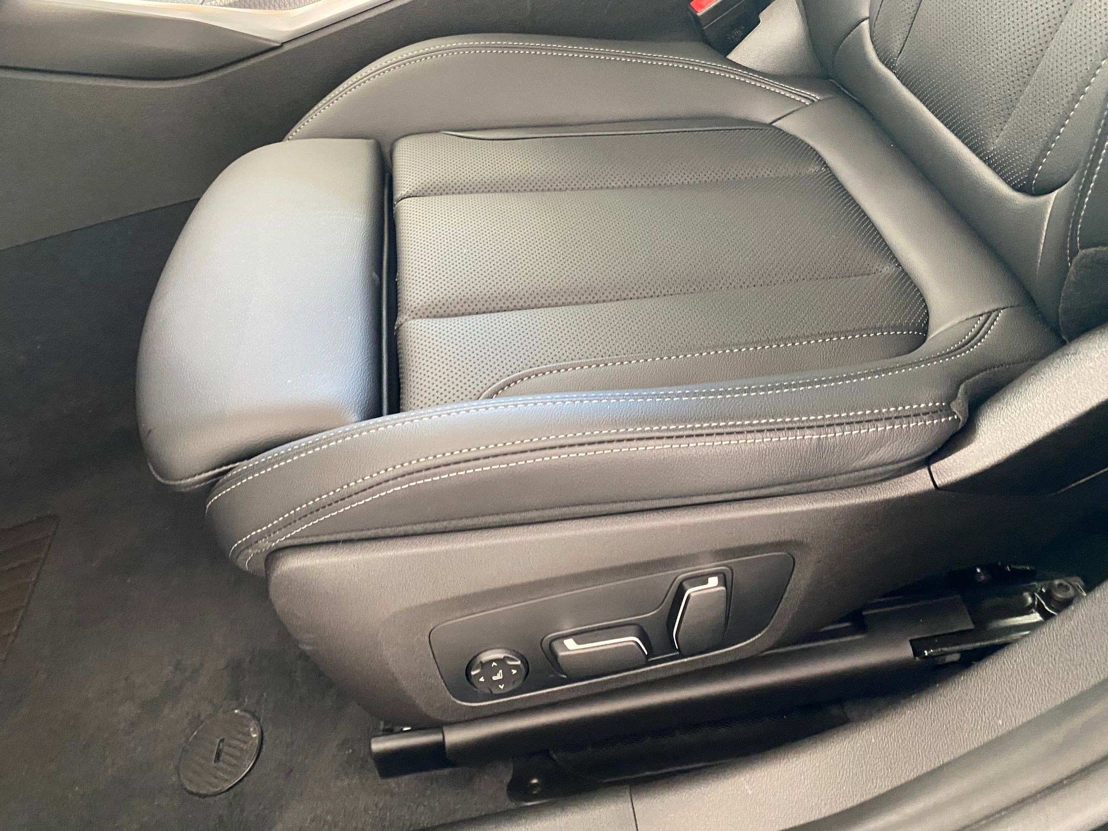 Used 2025 BMW 330i xDrive 330i xDrive w/ Convenience Package image 13