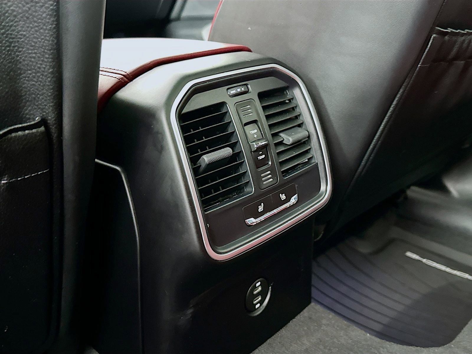 Used 2023 Porsche Macan S image 27