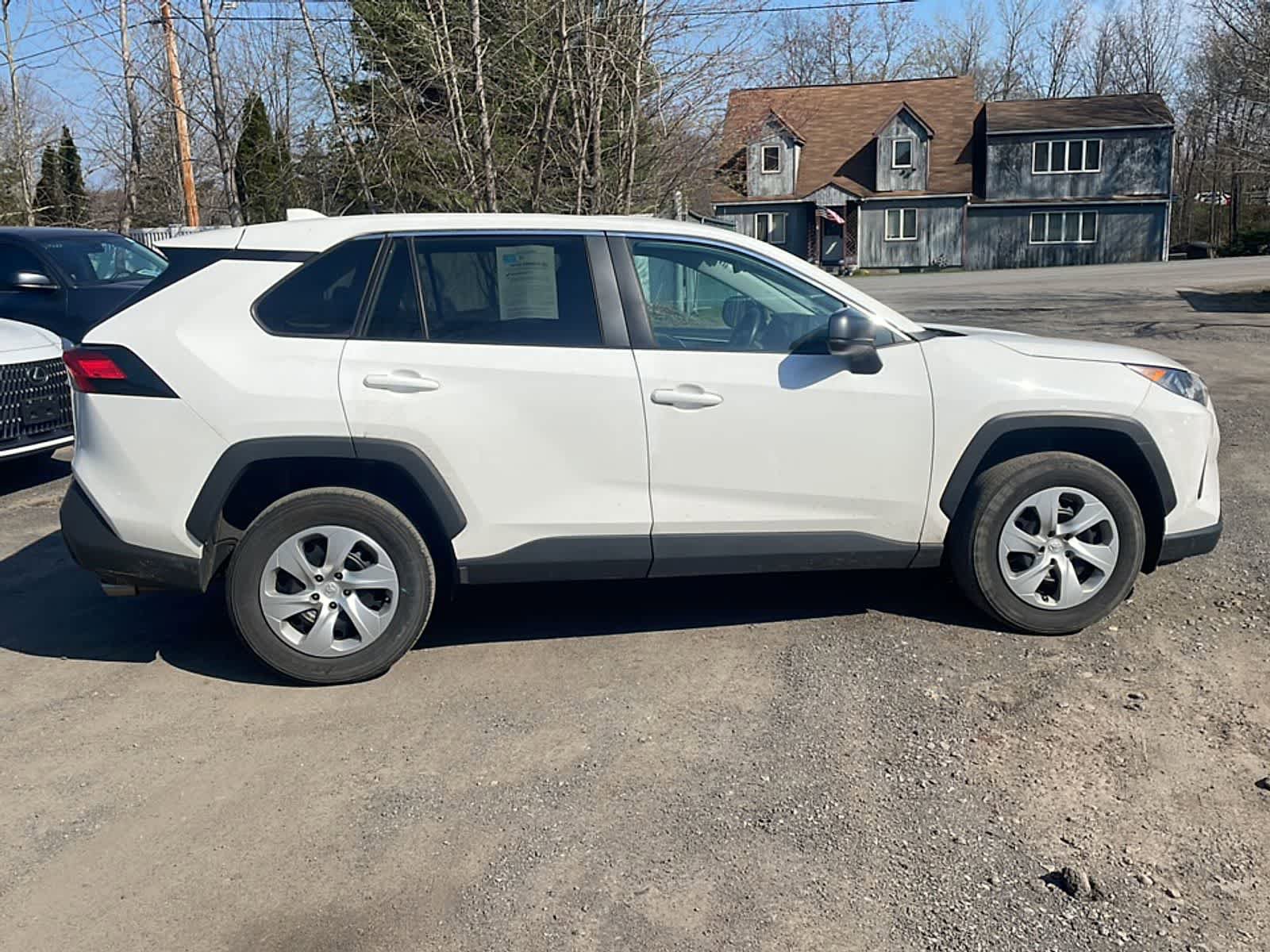 Certified 2022 Toyota RAV4 LE AWD/4WD image 11