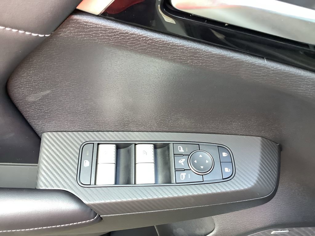 New 2025 Mitsubishi Outlander SE image 17