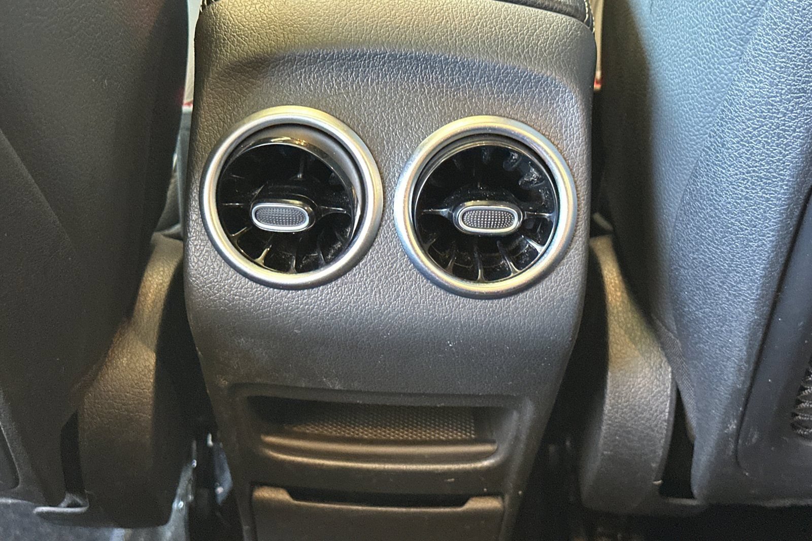 Certified 2022 Mercedes-Benz GLB 250 4MATIC image 15