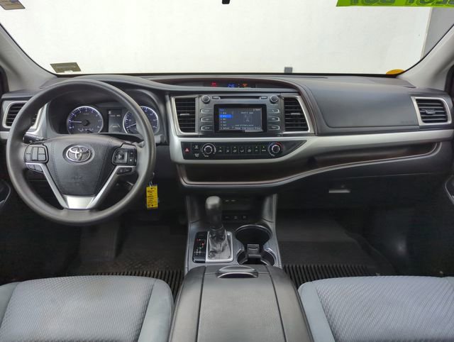 Used 2019 Toyota Highlander LE image 14