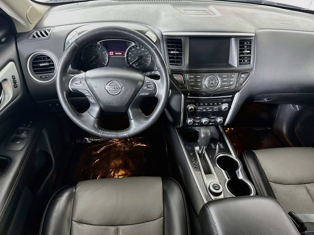 Used 2019 Nissan Pathfinder SL AWD/4WD image 3