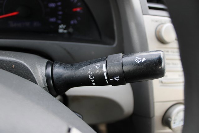 Used 2010 Toyota Camry LE image 16