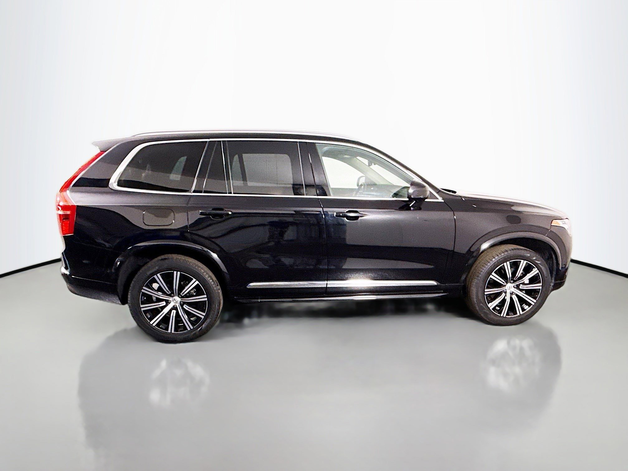 Used 2024 Volvo XC90 B5 Plus image 11