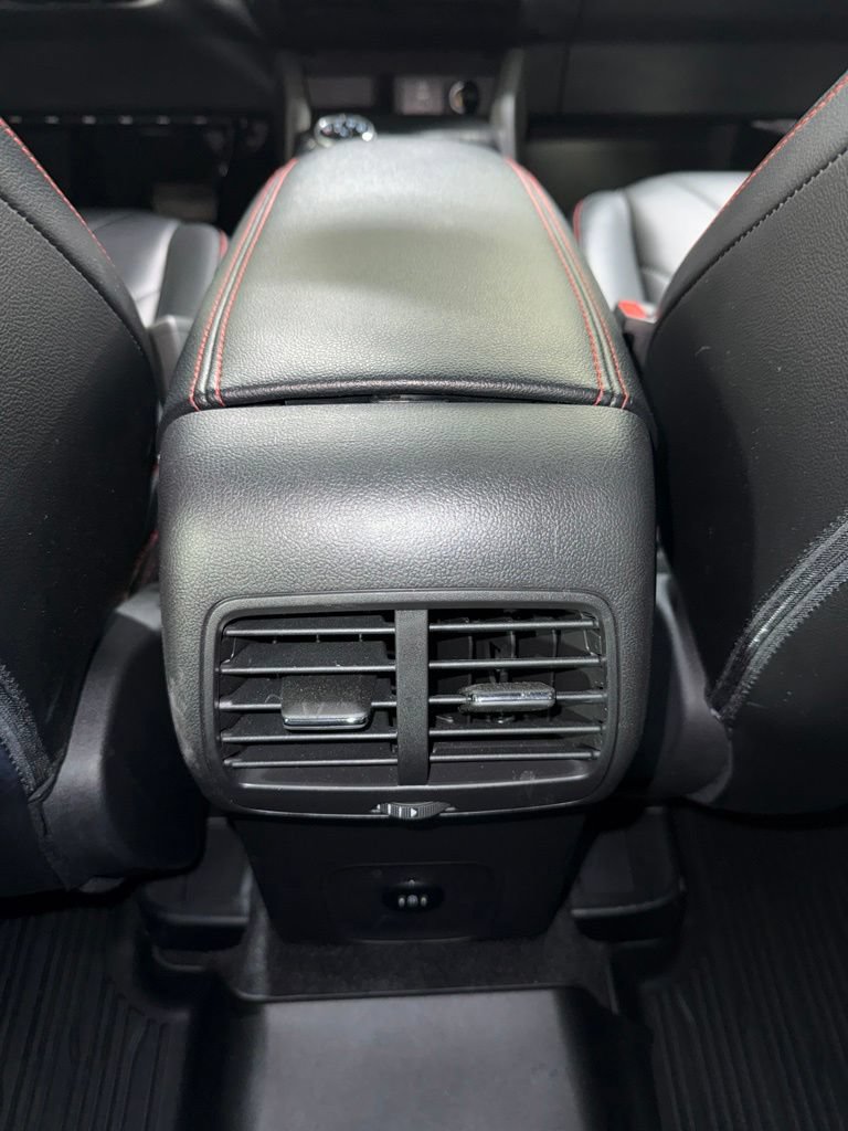 Used 2025 Ford Escape ST-Line Elite w/ Premium Technology Package AWD/4WD image 30