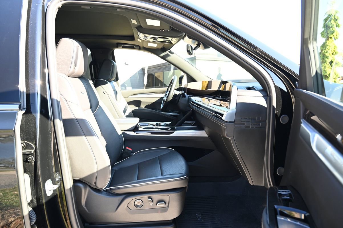 Used 2025 Cadillac Escalade Premium Luxury w/ LPO, Floor Liner Package image 51