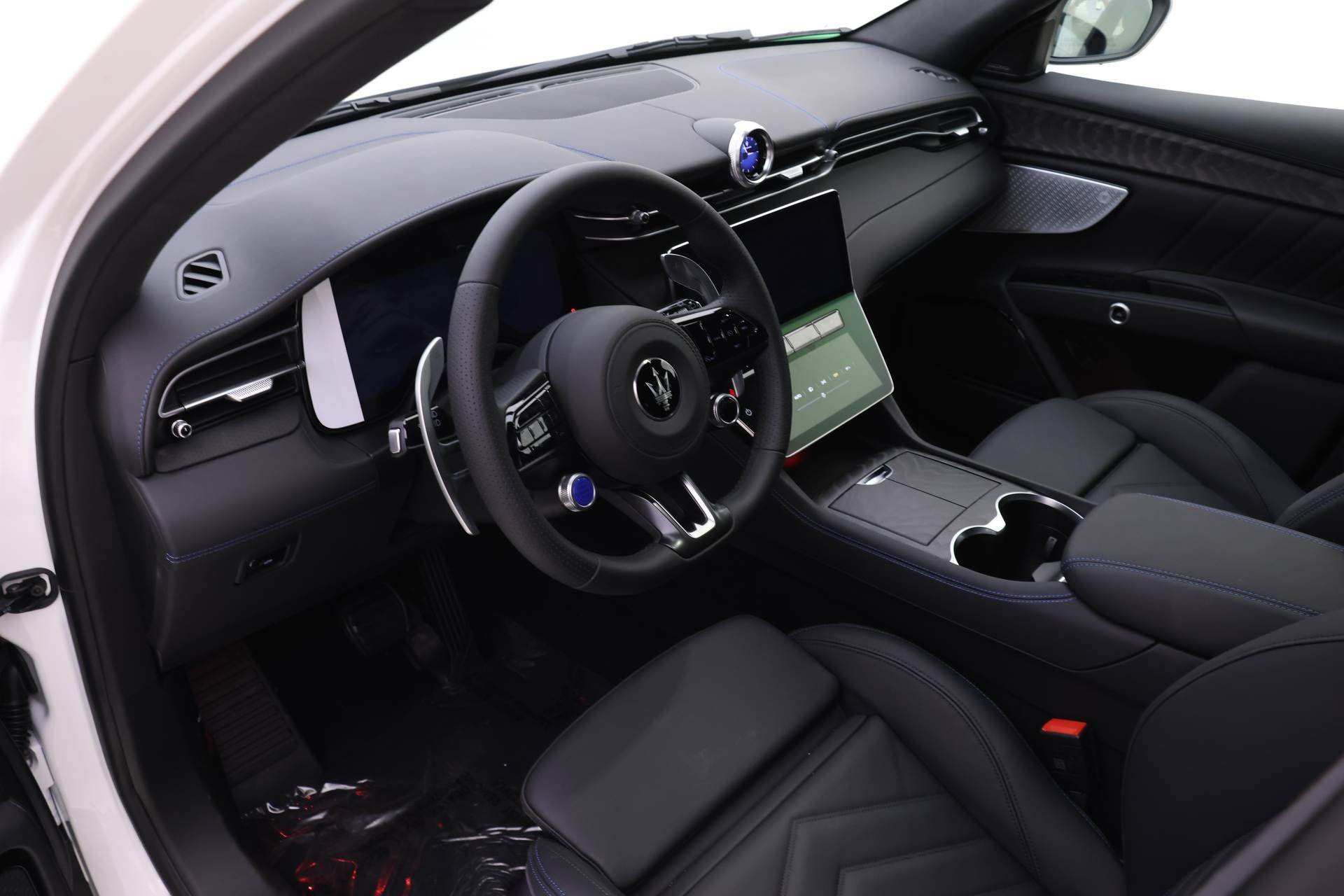 New 2025 Maserati Grecale GT image 6