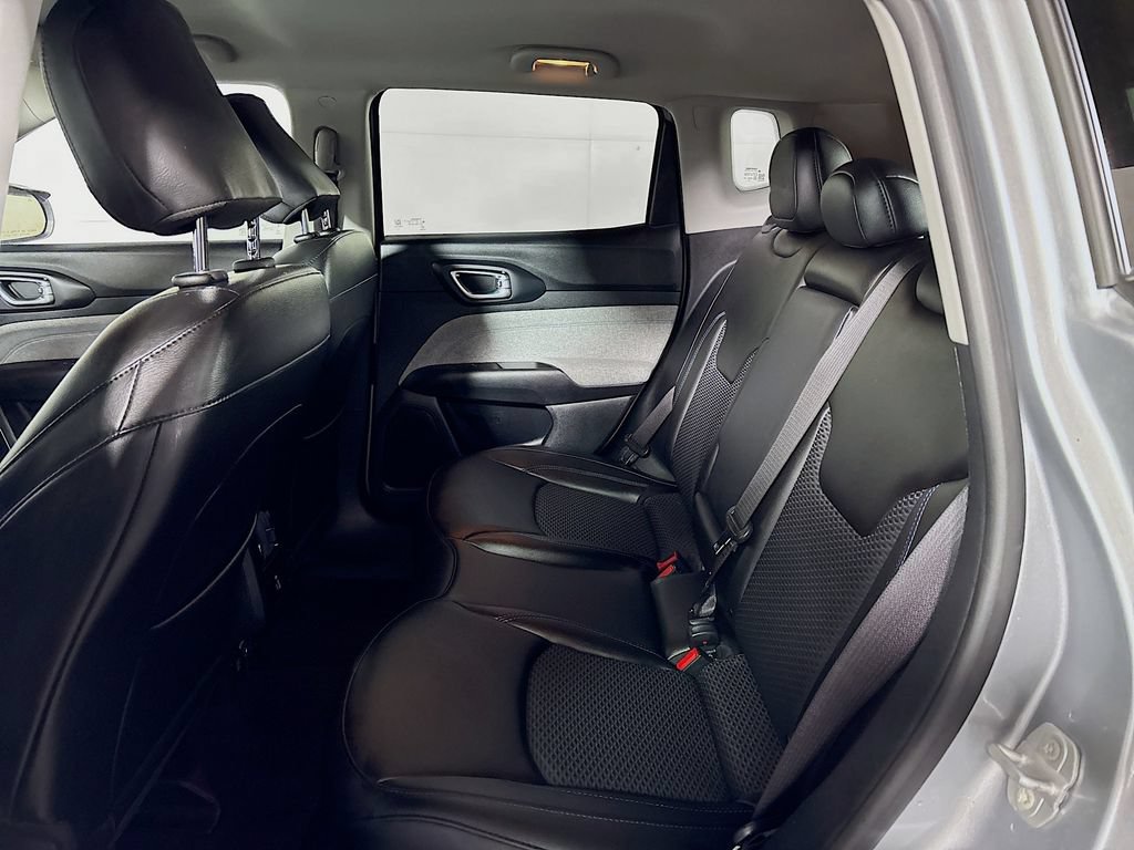 Used 2022 Jeep Compass Latitude w/ Convenience Group AWD/4WD image 19