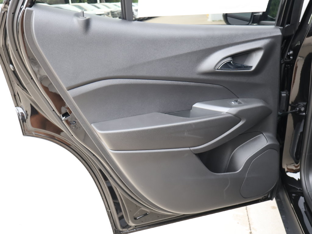New 2026 Chevrolet Trax RS w/ Sunroof Package FWD image 25