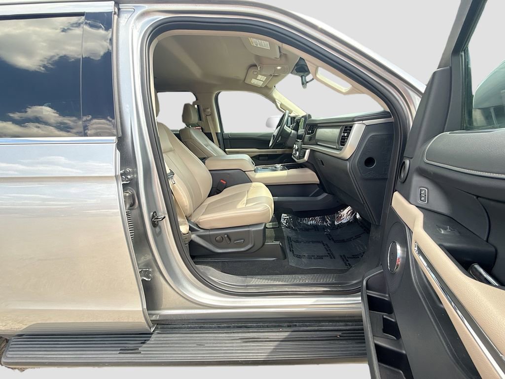 Used 2024 Ford Expedition XLT image 29