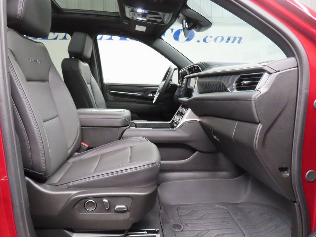 Used 2024 GMC Yukon XL Denali image 31