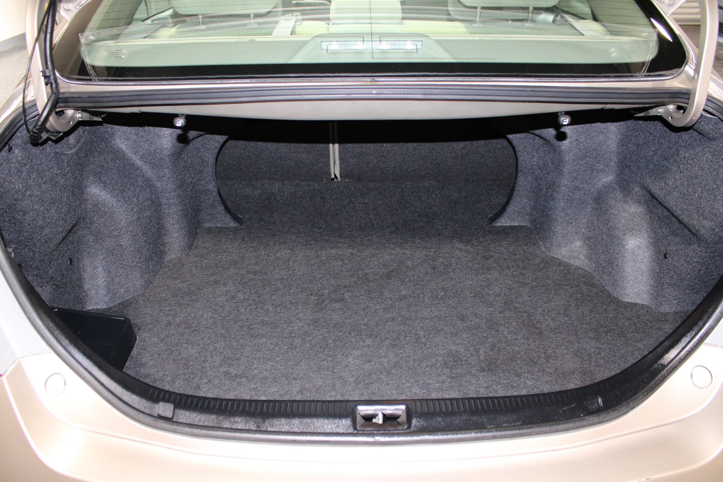Used 2009 Toyota Camry LE FWD image 23