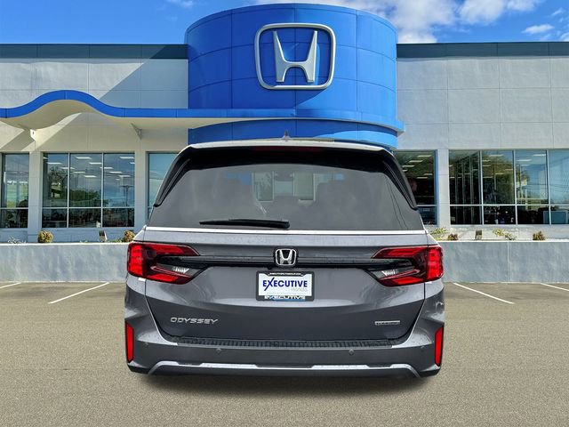 New 2026 Honda Odyssey Touring image 3