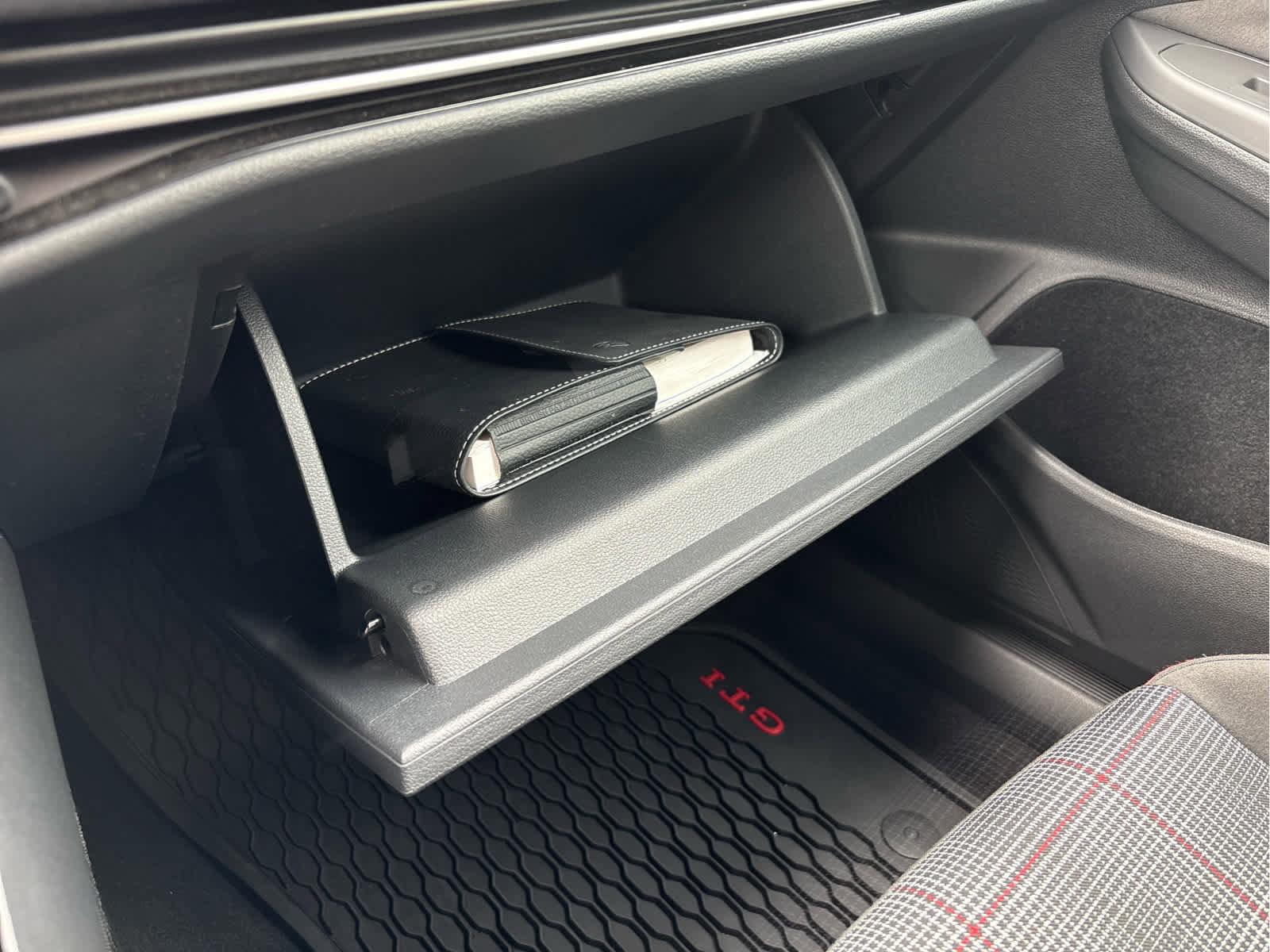 Certified 2023 Volkswagen GTI 40th Anniversary Edition image 24