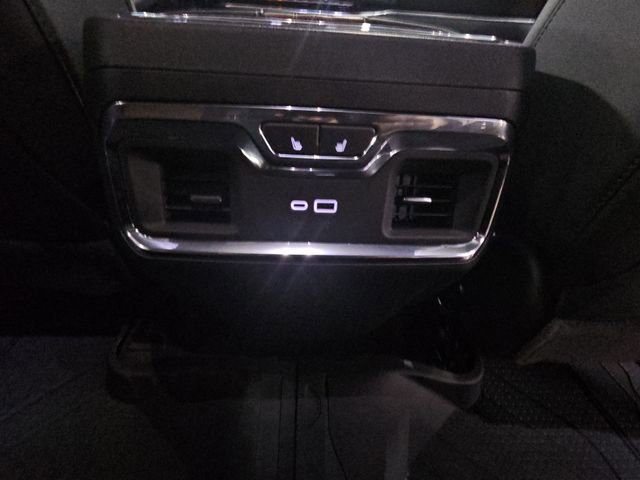 Used 2026 Chevrolet Silverado 1500 High Country image 24