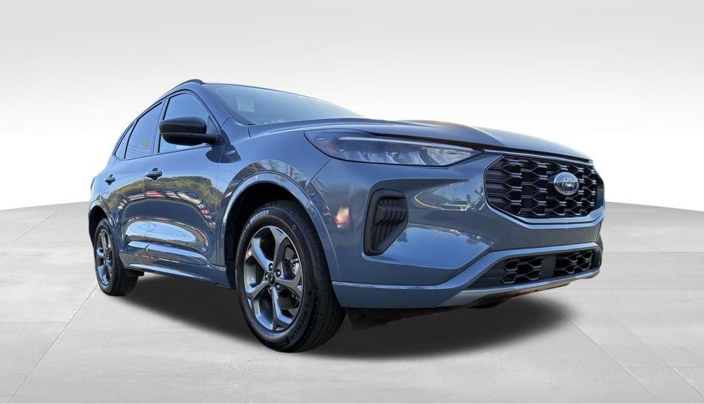 Used 2023 Ford Escape ST-Line w/ Tech Pack #1 AWD/4WD image 1