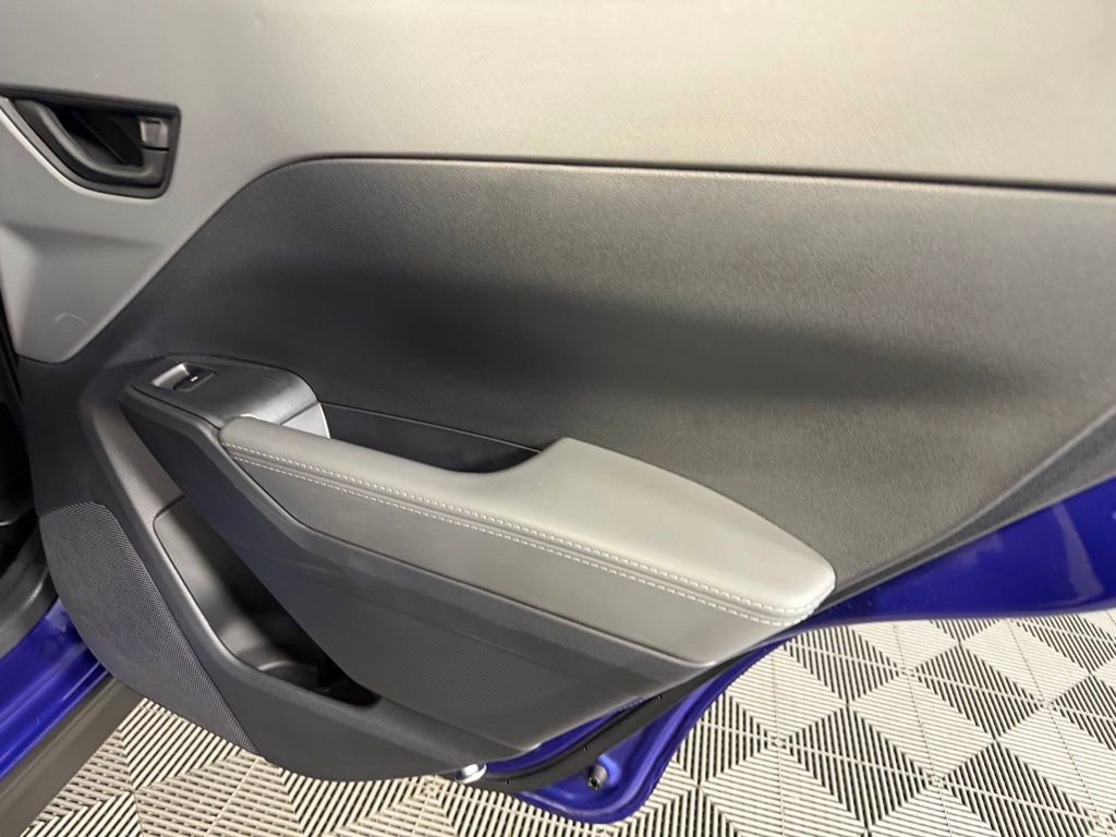 Used 2025 Subaru Crosstrek 2.0i Premium image 30