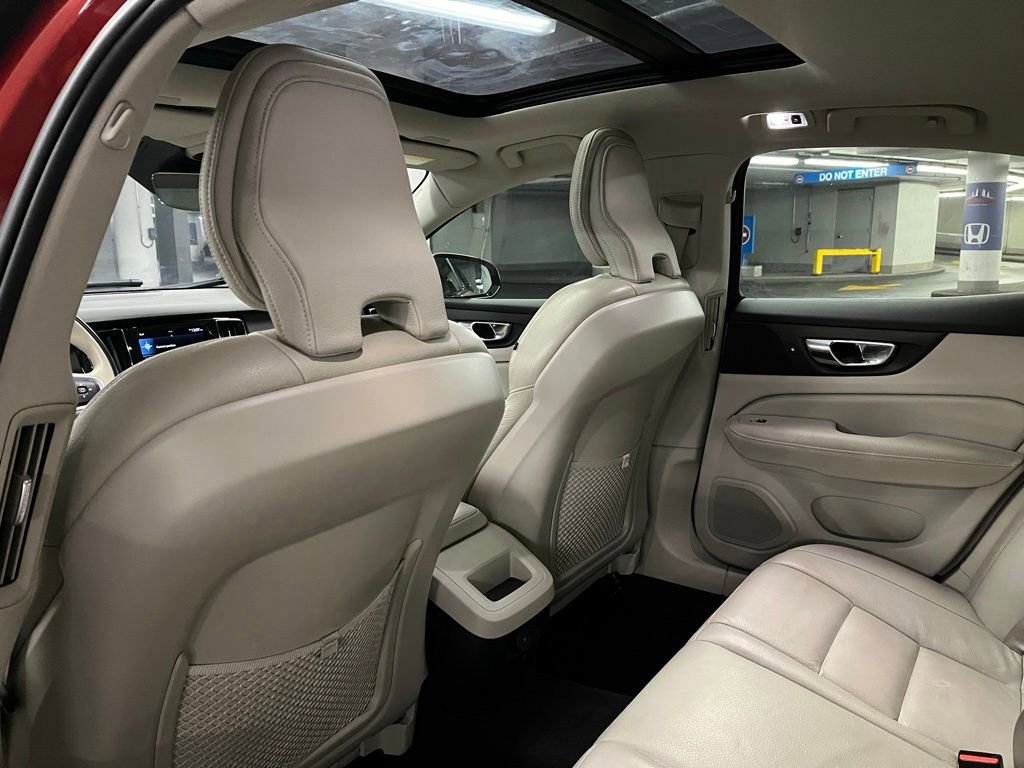 Used 2022 Volvo S60 B5 Momentum w/ Premium Package image 20