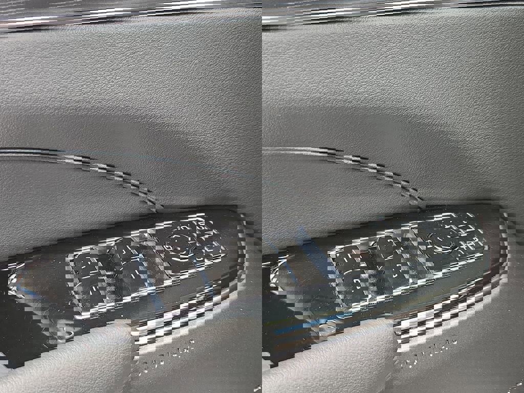 Certified 2024 Cadillac Lyriq Sport AWD/4WD image 20