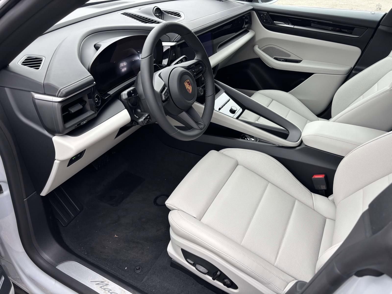 New 2026 Porsche Macan Electric RWD image 19