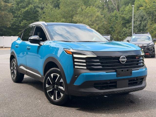 Certified 2025 Nissan Kicks SR FWD image 1