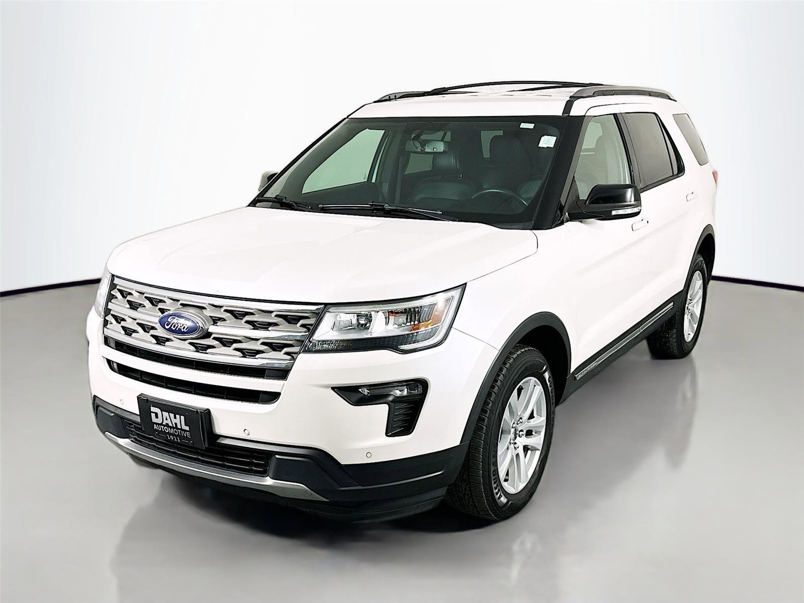 Used 2018 Ford Explorer XLT w/ Equipment Group 202A image 3